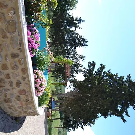 Agriturismo La Dolce Collina *